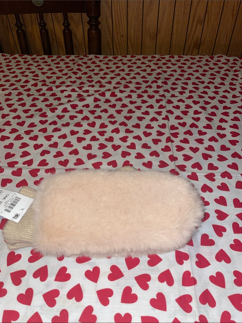 Soft & fluffy INC faux fur mittens (one size)(nwt)